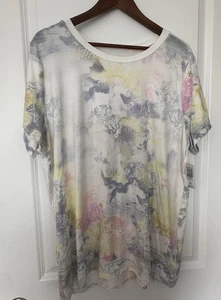 Torrid 3 Women’s 3X Short Sleeve Super Soft Tee Shirt Top NWT Planet Stars - Picture 1 of 6