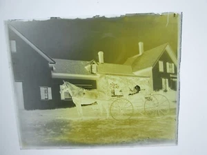 (1) LATE 1800s/EARLY 1900s GLASS NEGATIVE, HORSE, WAGON, HOUSE, UNKNOWN LOCAL - Picture 1 of 1