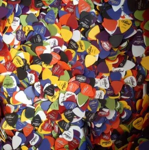 30 Stck. Alice Akustikgitarre Plektren Gitarrenplektren mit Kunststoffkoffer Box - Bild 1 von 2