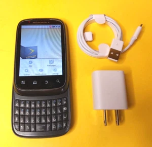 UNLOCKED MOTOROLA MOTO SPICE XT300 3G QWERTY CELL PHONE TELUS BELL KOODO VIRGIN+ - Picture 1 of 7