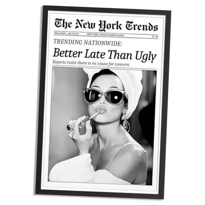 Arte de pared de lujo de moda enmarcado en blanco y negro 12" L x 8" W Audrey Hepburn Foto 1 de 4