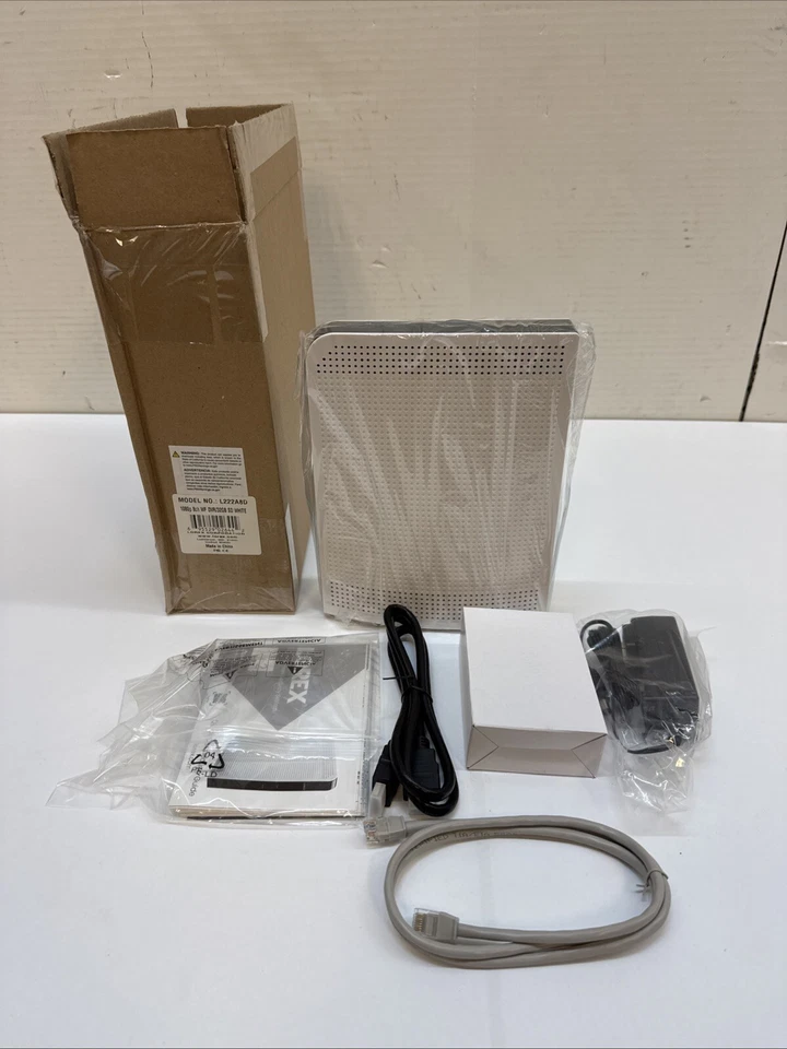 NEW IN BOX! LOREX L222A8D 8CH WF DVR 32GB SD WHITE DIGITAL VIDEO RECORDER - Image 1 of 4