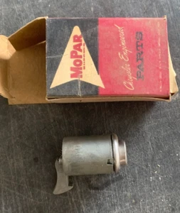 NOS 1959 PLYMOUTH MOPAR GLOVE BOX LOCK NOS KEY 1901596 - Picture 1 of 3