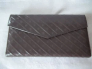 Nuevo Mundi Genuino PIEL DE NIÑO CUERO Topo Arcos en relieve BILLETERA SOPORTE PARA LIBRO DE CHEQUES - Imagen 1 de 9