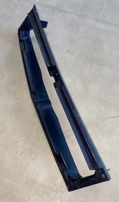 Parachoques delantero Mercedes-Benz pieza intermedia - 208-885-01-69 - para CLK430 Foto 1 de 4