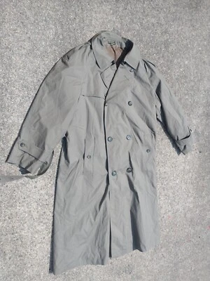 Abrigo de lluvia Bradley Jons verde militar con cinturón para hombre talla 40 regular   Foto 1 de 4