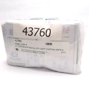 Omron STI LCMK-4 43760 Light Curtain Mounting Kit, Multi-Use Clamp - Picture 1 of 11