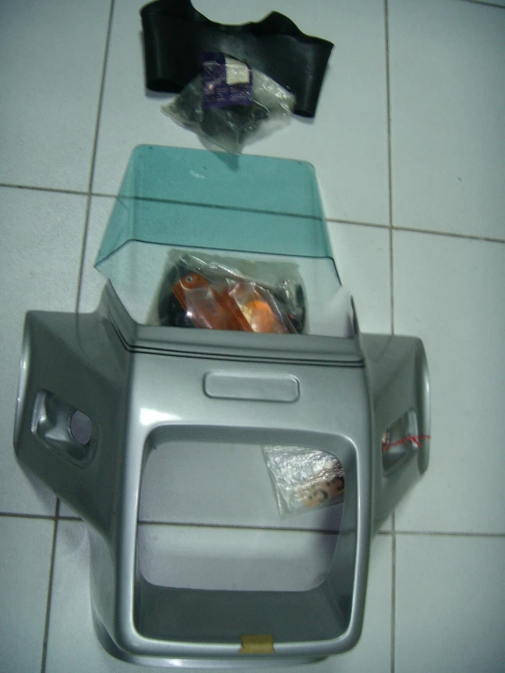 windline per suzuki gs gsx e altre varie cupolino attacchi standard e frecce  - Immagine 1 di 1