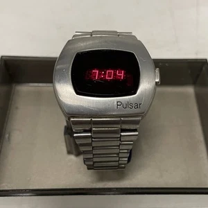 Reloj LED James Bond Vintage PULSAR Time Computer P2 Funciona con Estuche e Imán - Imagen 1 de 19