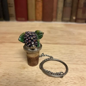 Vintage Zinn Wein Korken Stopper mit Kette Ring Traube Cluster - Bild 1 von 7