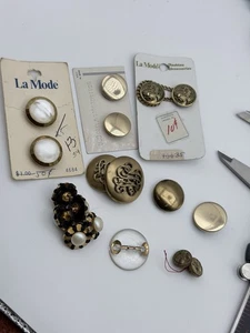 Vintage Knopf Konvolut groß und klein goldfarben Mix - Bild 1 von 13