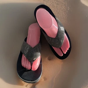FitFlop Sandalo Perizoma Cristallo Taglia 8 Pelle Zeppa Metallizzato Argento Bling - Foto 1 di 10