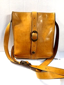 Borsa a tracolla verticale Patricia Nash in pelle marrone Venezia Pouch Heritage - Foto 1 di 13