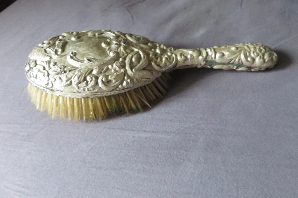 Ancienne brosse à cheveux en argent sans poinçon - Photo 1/4