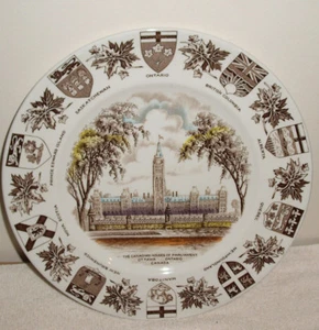 WOOD & SONS THE CANADIAN HOUSE OF PARLIAMENT COLLECTOR'S PLATE - Picture 1 of 4