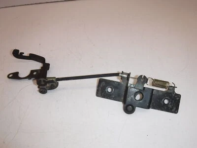 Honda Magna 700 1984 soporte de bloqueo de pestillo de asiento  Foto 1 de 4