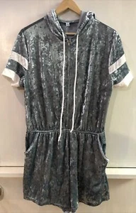 She & Sky Light Blue velvet Hooded Short sleeve romper Size L Large NWT - Picture 1 of 4