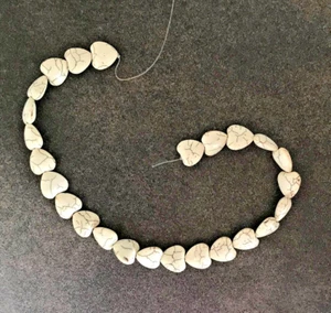 Schnur weißes Herz Howlite Perlen für die Schmuckherstellung (CHHH01) - Bild 1 von 1
