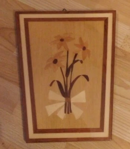DDR tolles Holz - Bild Intarsien ? ganz aus Holz nicht rechteckig - Bild 1 von 1