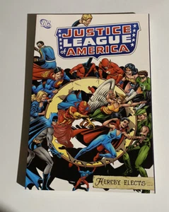 DC COMICS OOP JUSTICE LEAGUE OF AMERICA Hereby Wählt TPB Superman Batman Flash - Bild 1 von 2