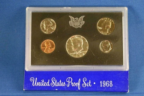 1968 ORIGINAL US MINT PROOF SET BOX & CARD 40% SILVER CLAD HALF! GREAT GIFTS! Cover