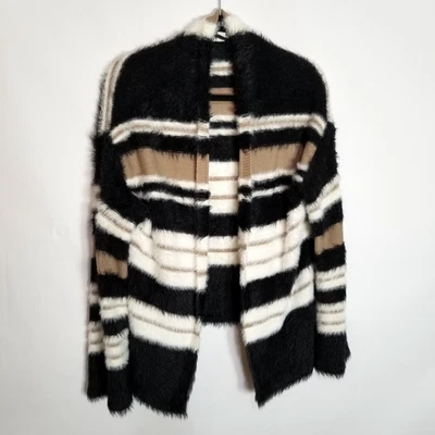EST. Cárdigan Cato 1946 para mujer grande suéter de piel sintética negro blanco beige a rayas Foto 1 de 4