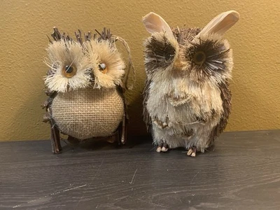 Conjunto de 2 enfeites decorativos de palha natural 4,5 pol. coruja rústica fazenda boho outono - Imagem 1 de 4