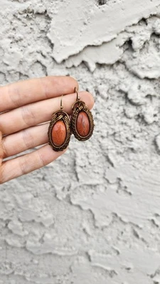 Juego de pendientes envolventes de alambre de jaspe y bronce Foto 1 de 2