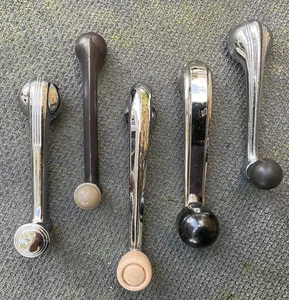 ANTIQUE AUTOMOBILE VENT WINDOW CRANK HANDLE LOT X 5 == VINTAGE OEM PARTS - Picture 1 of 12