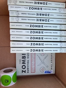 The Zombie Survival Guide Guided Reading classroom set lot of 10 books - Foto 1 di 1