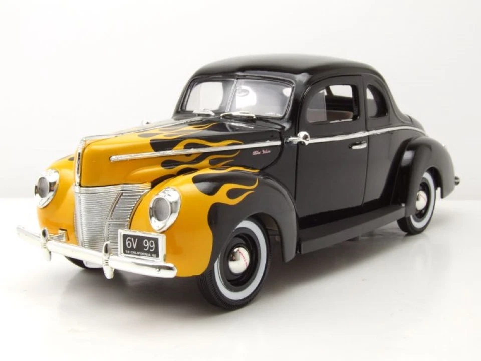 Ford Deluxe Coupe 1940 Nero Con Fiamme Modellino Auto 1:18 MotorMax - Immagine 1 di 4