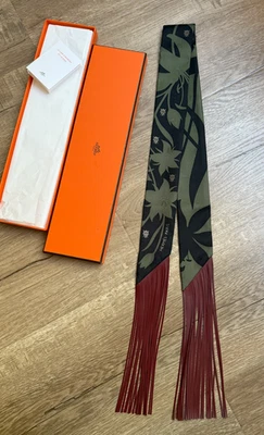 Новый Hermes букет окончательный кожаный бахрома Twilly нуар / Vert Loden / Rouge H - Изображение 1 из 4