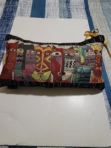 Almohada rectangular Laurel Burch gatos salvajes tapiz fondo negro - Imagen 1 de 8