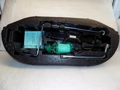 2017-2018-2019 TOYOTA MIRAI SEDAN EMERGENCY JACK AND TOOLS W/ BOX 75201-62010 - Image 1 of 4