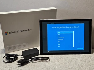 Microsoft Surface Pro 5 i5-7300U 8GB 256GB 12,3" Win10 Silver Tablet - Bild 1 von 6