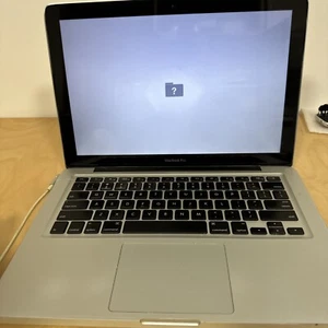 Apple MacBook Pro 13 Inch Laptop 2009 Core 2 Duo 2.26GHz 4GB Ram A1278 Faulty - Picture 1 of 9
