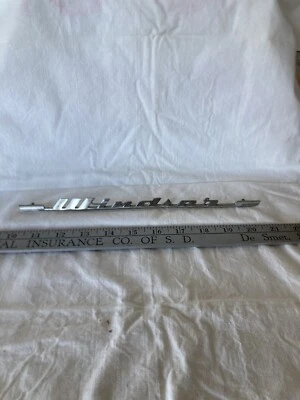 "Placa de identificación de automóvil de metal Chrysler Windsor vintage emblema 11"" años 50" Foto 1 de 4