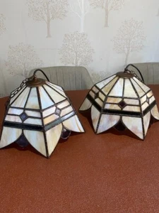 Pair of beautiful Tiffany-style pendant light shades damaged - Picture 1 of 19