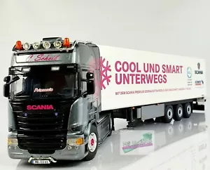 Herpa 071659 WSI Scania R Trucker-Babe Christina Scheib Asphalt Cowboys 1:50 - Imagen 1 de 2