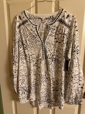 Nuevo con etiquetas Top para mujer Lucky Brand 1X blanco y negro partido cuello en V bordado manga larga Foto 1 de 3