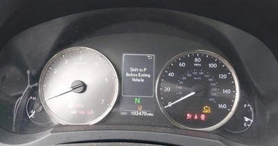 IS 200t OE 2017 velocímetro calibre clúster 102 k millas Lexus Foto 1 de 4