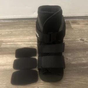 Stivali United Ortho Short Air Walker Fracture neri extra small nuovi senza scatola - Foto 1 di 6