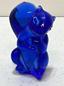 Estatuilla de vidrio ardilla azul cobalto Fostoria pisapapeles o para decoración del hogar años 70 - Imagen 1 de 9