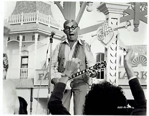1978 Foto d'epoca attore George Burns in "Sgt Pepper's Lonely Hearts Club Band" - Foto 1 di 2