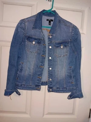 Chaqueta vaquera marca Aqua para mujer talla M Foto 1 de 4