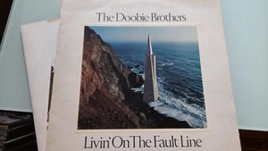 THE DOOBIE BROTHERS LP LIVIN' ON THE FAULT LINE 1977 10 TRACKS - Picture 1 of 7