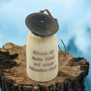 De colección MINI 1 1/8" Mini Alemán Espera En Jardín de Rosas Diciendo Cerveza Stein Embudo de Metal - Imagen 1 de 10
