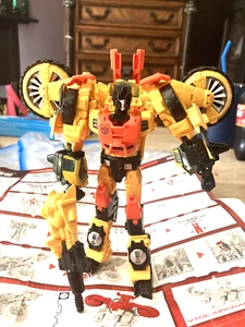 Hasbro Transformers 2013, "Sandstorm" mit Booklet - Bild 1 von 8