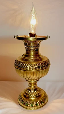 Lámpara de pie de queroseno de tiro central Miller THE TINY JUNO latón electrificado antigua Foto 1 de 4