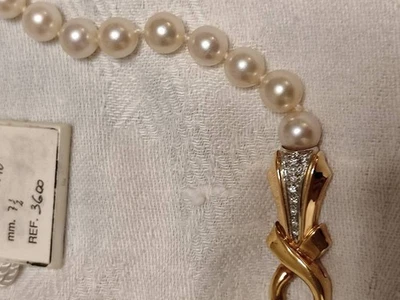collana perle  mikimoto ottime condizioni con chiusura in oro e brillanti.  - Immagine 1 di 4